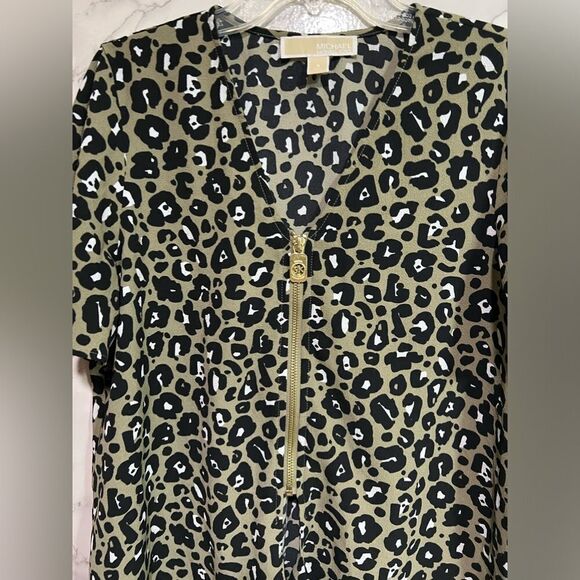 Michael Kors Size S Green & Black Animal Print Zip Front Tie Hem Blouse Top - Picture 2 of 5